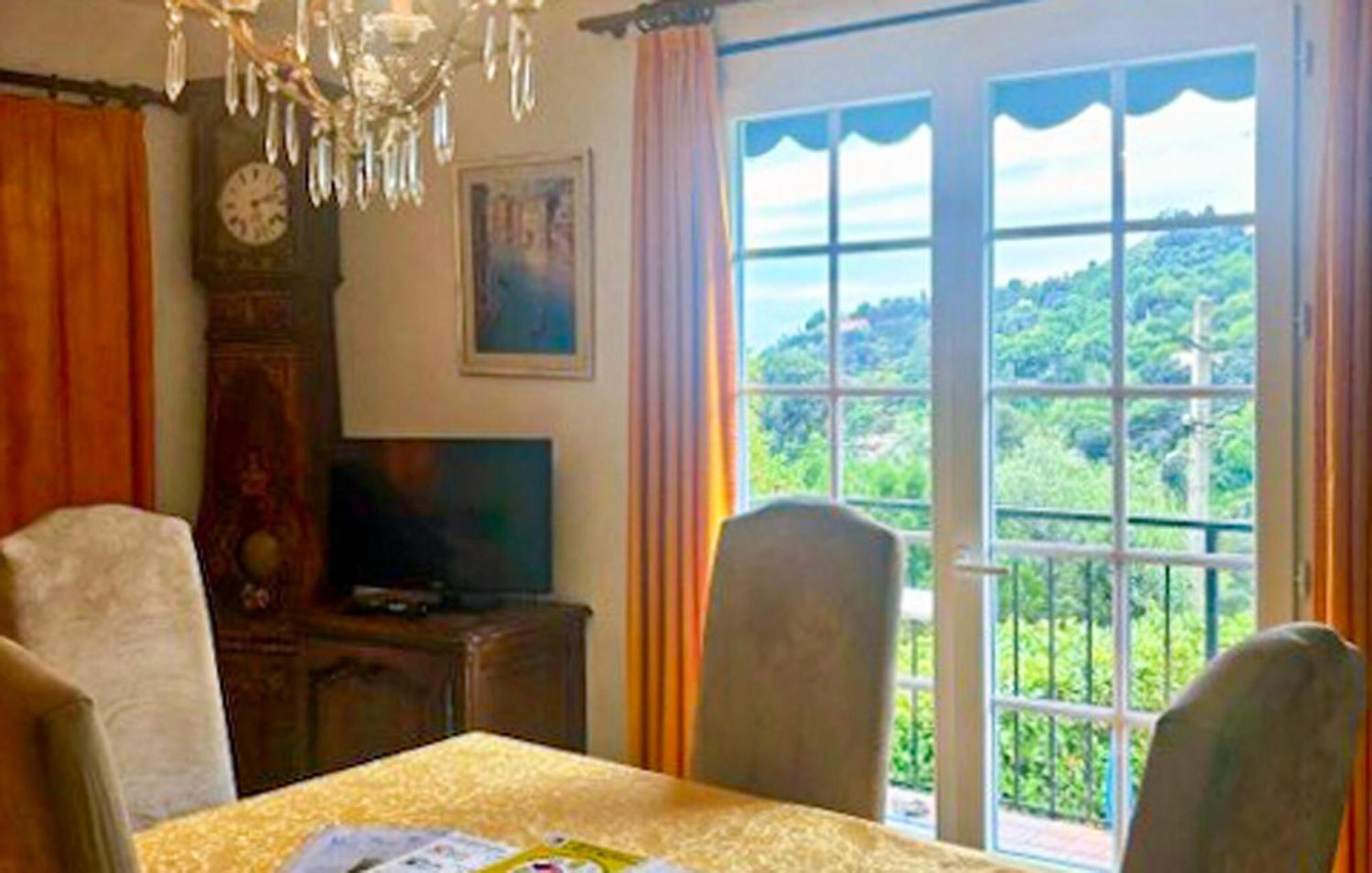 1 Bedroom Lovely Home In Мантон Екстер'єр фото